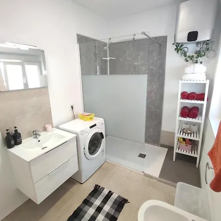Fantastico Terrasse Balkon Klima Kueche Gratis Parkplatz Bbq Apartmán *