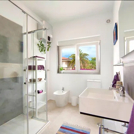 Apartment Fantastico Ruhige Top-lage, Balkon Oder Terrasse, Gratis Parkplatz & Klimaanlage, Ideal Fuer Paare Und Alleinreisende *