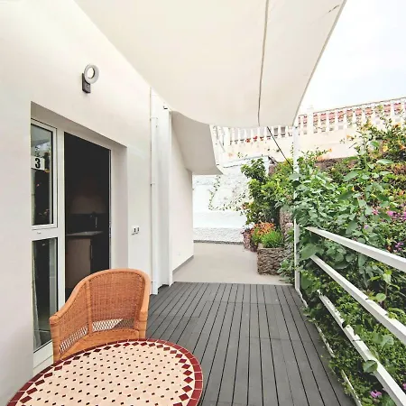Fantastico Ruhige Top-lage, Balkon Oder Terrasse, Gratis Parkplatz & Klimaanlage, Ideal Fuer Paare Und Alleinreisende Apartment *