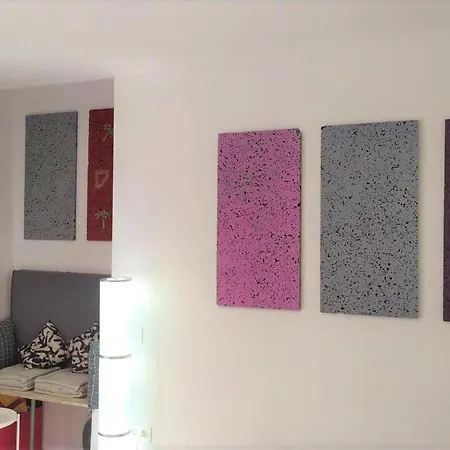 Apartment Fantastico Ruhige Top-lage, Balkon Oder Terrasse, Gratis Parkplatz & Klimaanlage, Ideal Fuer Paare Und Alleinreisende